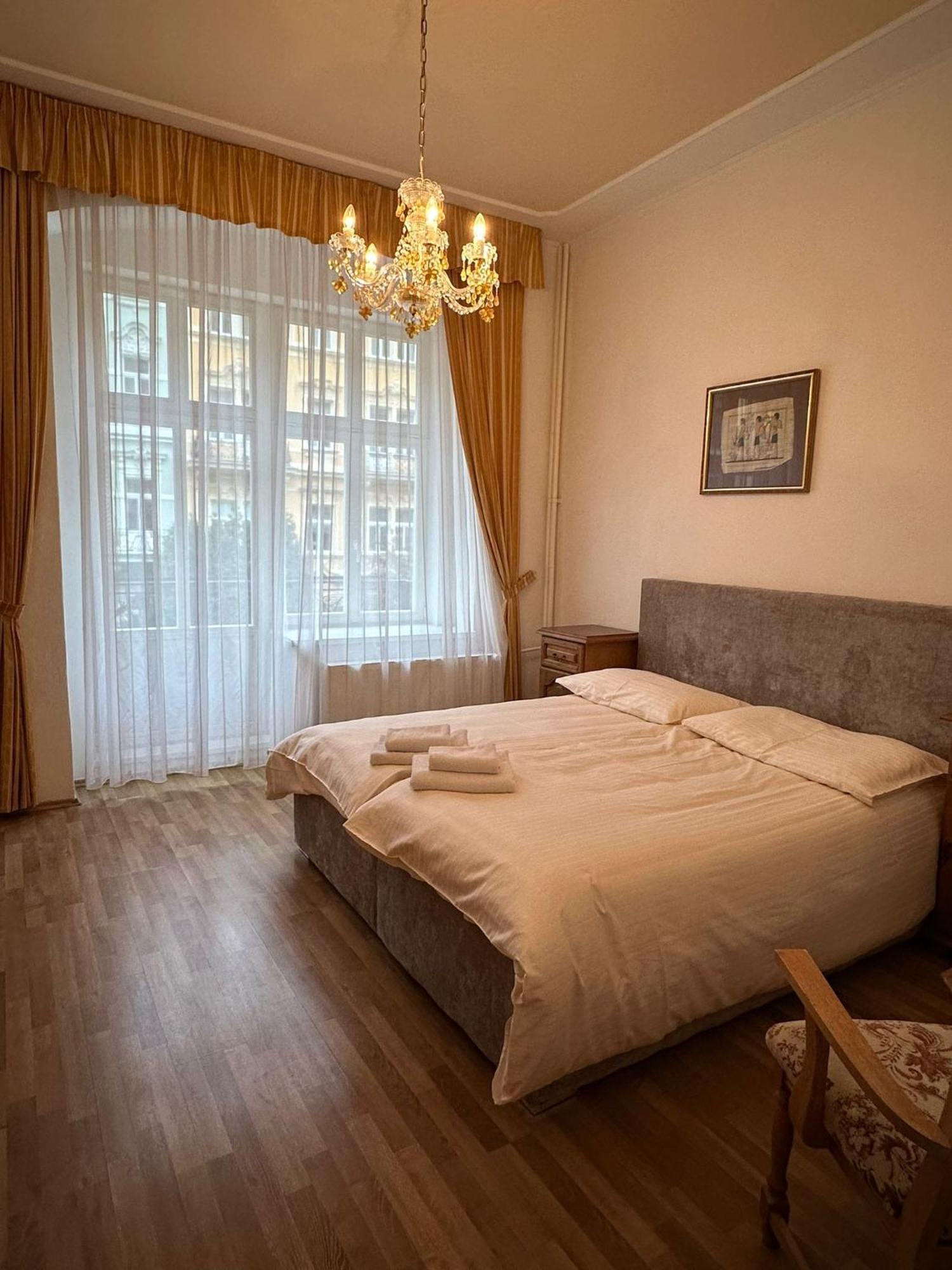 Hotel Praga Karlovy Vary Exterior photo