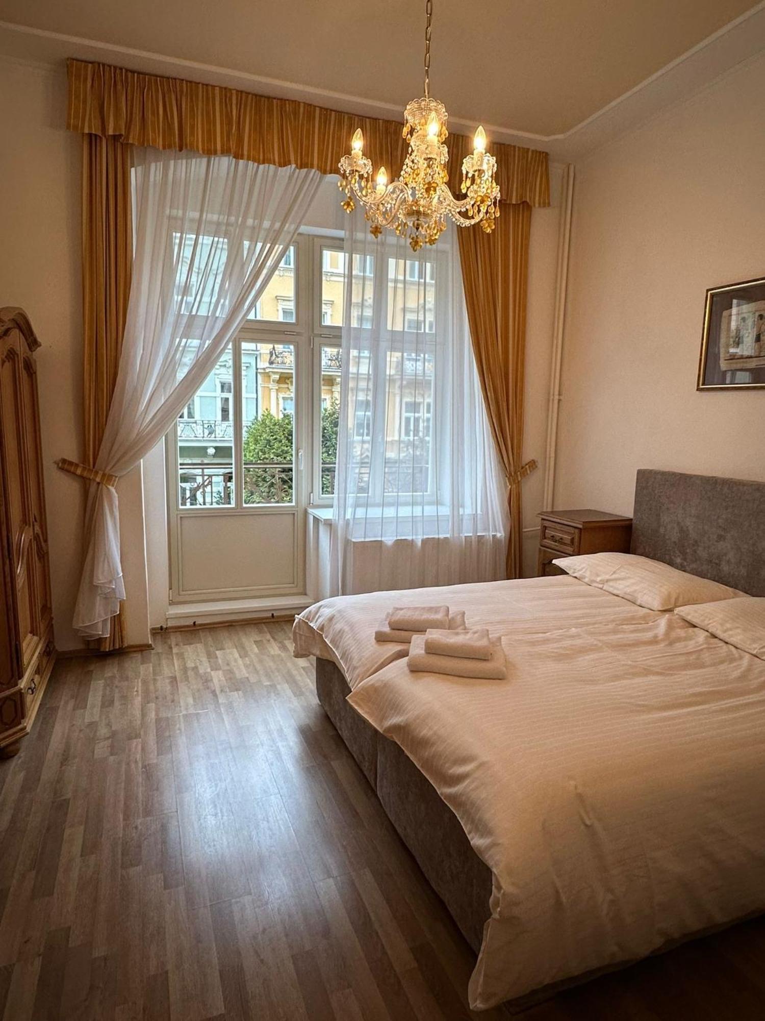 Hotel Praga Karlovy Vary Exterior photo
