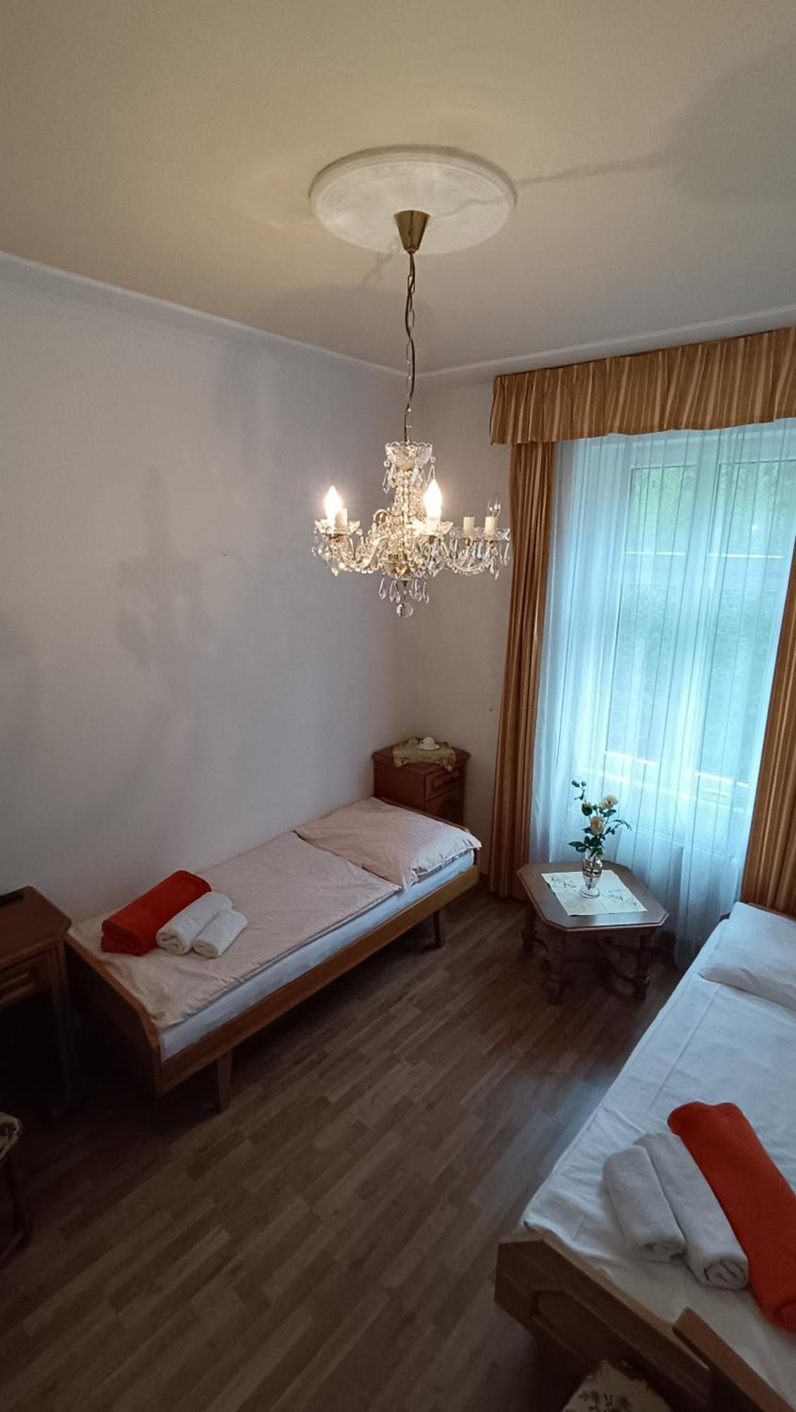 Hotel Praga Karlovy Vary Room photo