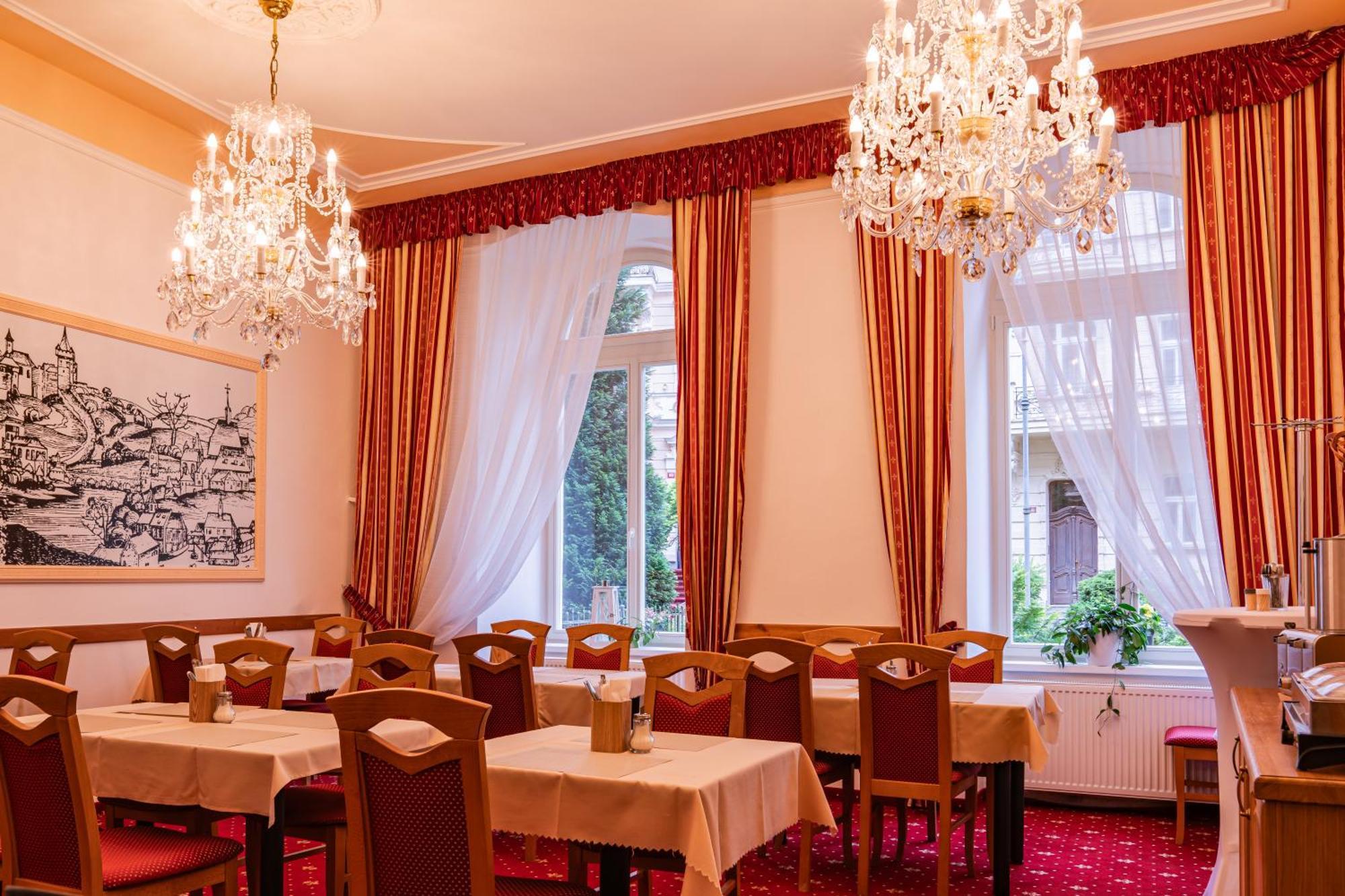 Hotel Praga Karlovy Vary Exterior photo